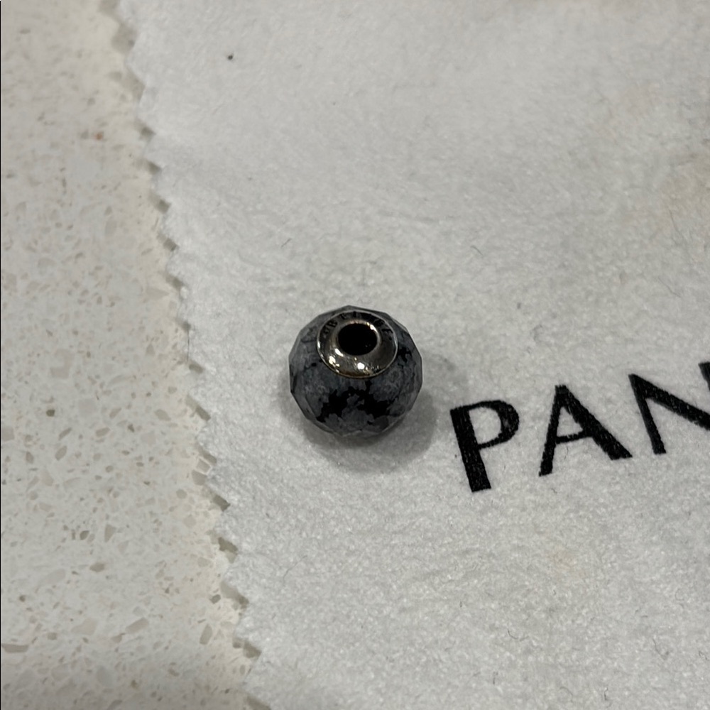 Pandora Essence Belief Charm